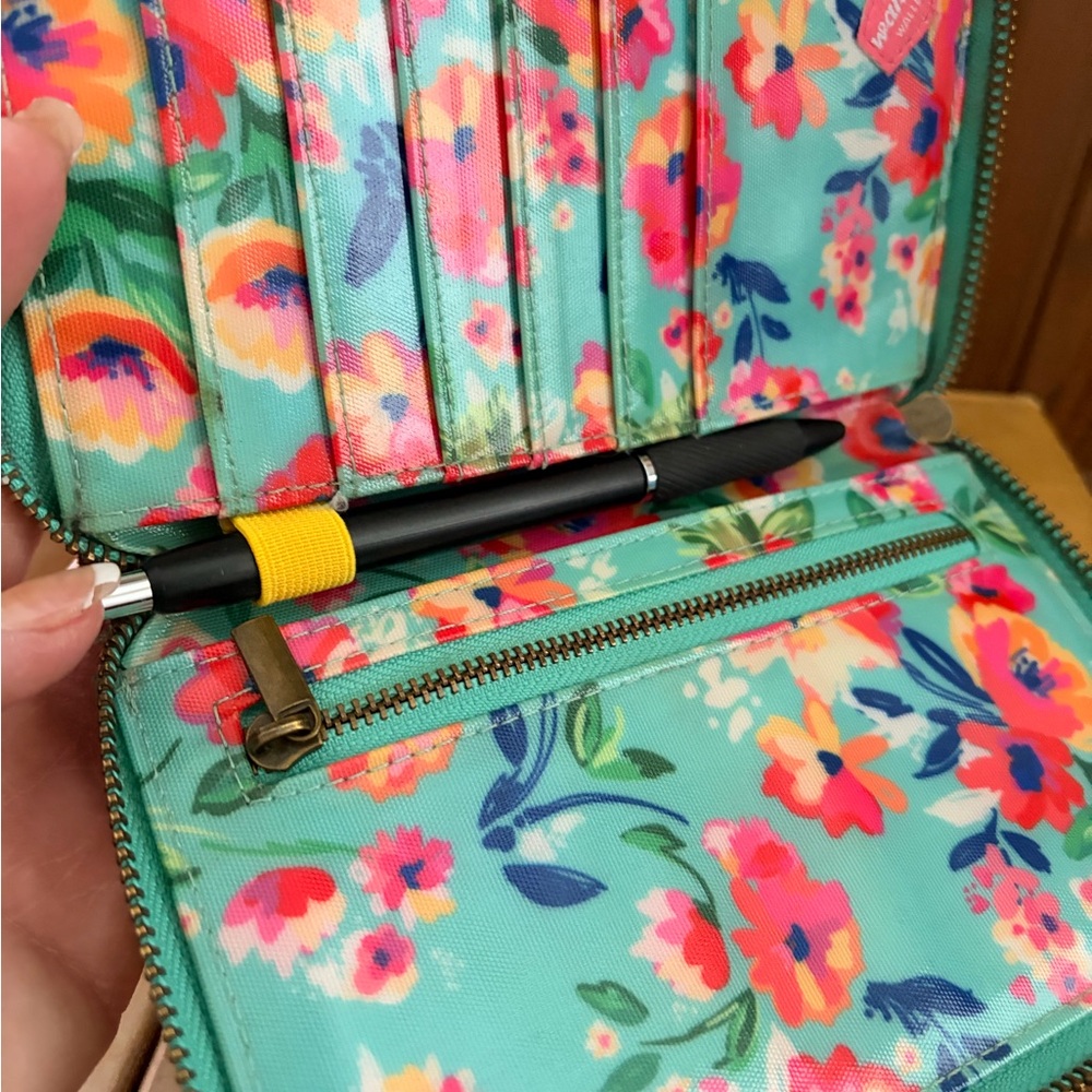 Wander Wallets Floral Zip Organizer Wristlet Spring Bloom - Picture 4 of 10